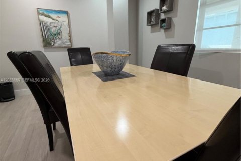 Condo in Miami Beach, Florida, 1 bedroom № 2365599 - photo 16
