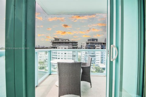 Condo in Miami Beach, Florida, 2 bedrooms  № 1875462 - photo 5