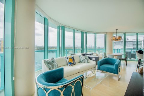 Condo in Miami Beach, Florida, 2 bedrooms  № 1875462 - photo 6