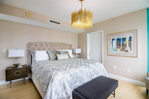 Condo in Miami Beach, Florida, 2 bedrooms  № 1875462 - photo 20