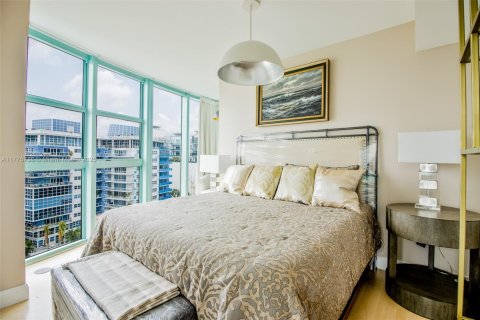 Condo in Miami Beach, Florida, 2 bedrooms  № 1875462 - photo 24