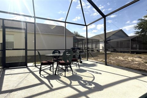 House in Davenport, Florida 4 bedrooms, 217.48 sq.m. № 1658696 - photo 12