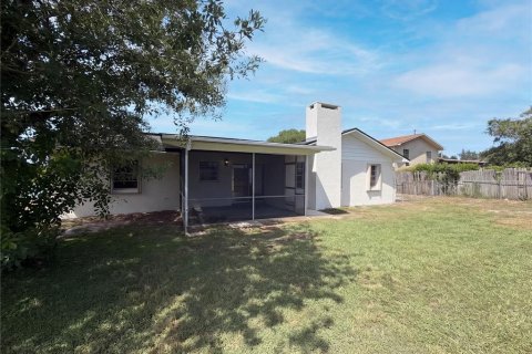 House in Eagle Lake, Florida 3 bedrooms, 120.22 sq.m. № 2399295 - photo 17
