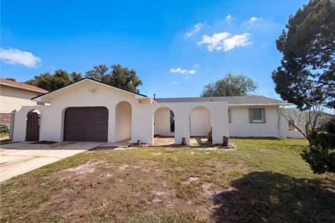 House in Eagle Lake, Florida 3 bedrooms, 120.22 sq.m. № 2399295