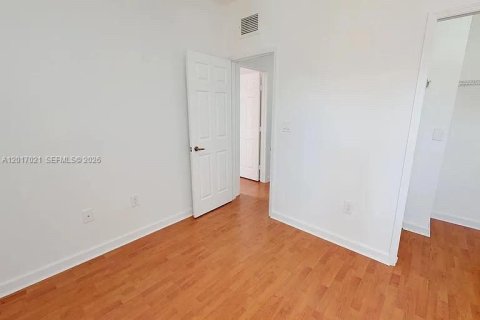 Touwnhouse à louer à Doral, Floride: 3 chambres, 140.38 m2 № 2274354 - photo 24