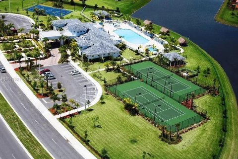 Touwnhouse à louer à Doral, Floride: 3 chambres, 140.38 m2 № 2274354 - photo 9