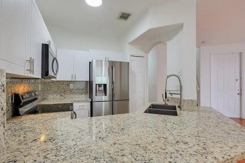 Touwnhouse à louer à Doral, Floride: 3 chambres, 140.38 m2 № 2274354 - photo 19