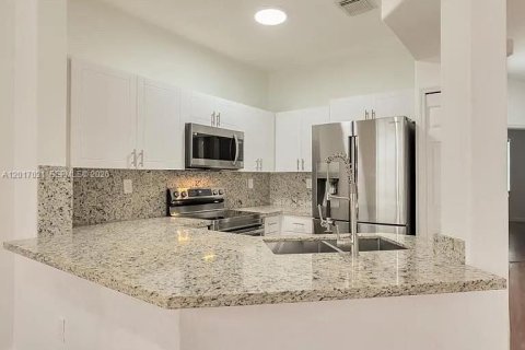 Touwnhouse à louer à Doral, Floride: 3 chambres, 140.38 m2 № 2274354 - photo 20