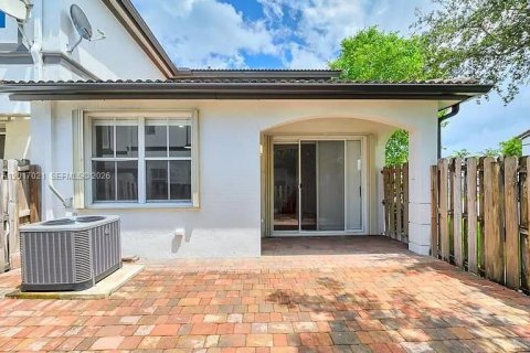 Touwnhouse à louer à Doral, Floride: 3 chambres, 140.38 m2 № 2274354 - photo 6