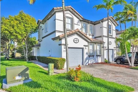 Touwnhouse à Doral, Floride 3 chambres, 140.38 m2 № 2274354