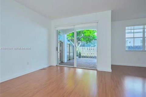 Touwnhouse à louer à Doral, Floride: 3 chambres, 140.38 m2 № 2274354 - photo 28