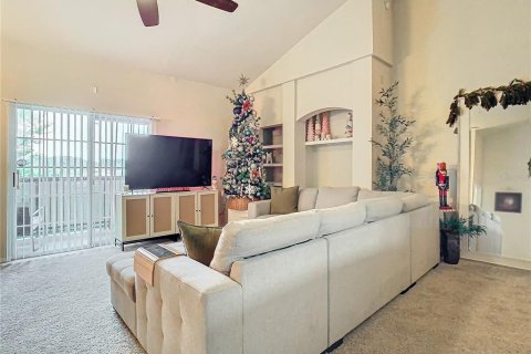 Condo in Lake Mary, Florida, 2 bedrooms  № 1544214 - photo 11