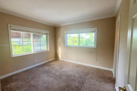 Купить виллу или дом в Форт-Лодердейл, Флорида 1 спальня, 42.64м2, № 1957228 - фото 11