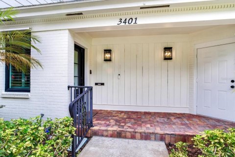 Villa ou maison à louer à Tampa, Floride: 2 chambres, 216.37 m2 № 2416641 - photo 8