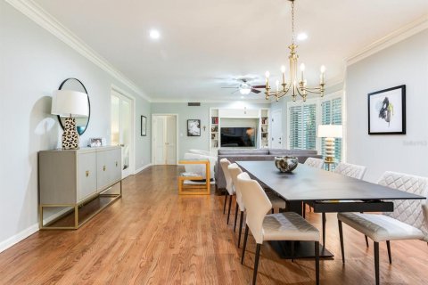Villa ou maison à louer à Tampa, Floride: 2 chambres, 216.37 m2 № 2416641 - photo 13