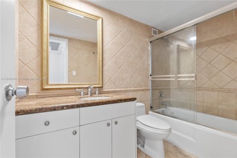 Купить кондоминиум в Майами-Бич, Флорида 2 спальни, 95.69м2, № 1849063 - фото 22