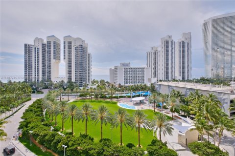 Condo in Sunny Isles Beach, Florida, 1 bedroom  № 1941753 - photo 7