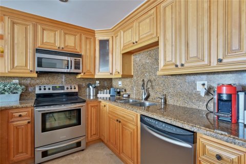 Condo in Sunny Isles Beach, Florida, 1 bedroom  № 1941753 - photo 10