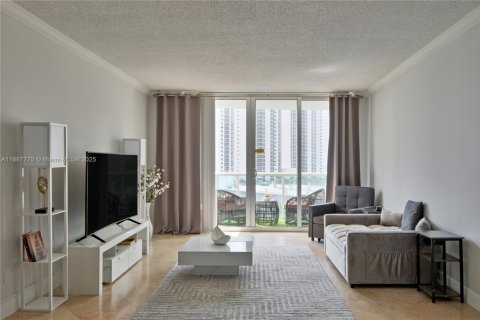 Condo in Sunny Isles Beach, Florida, 1 bedroom  № 1941753 - photo 1