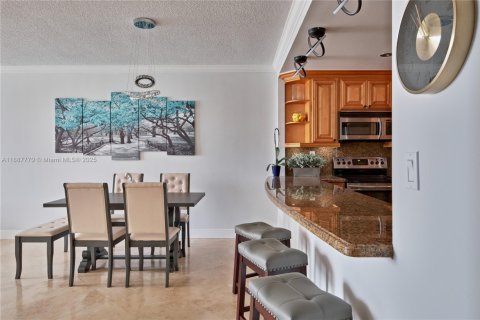Condo in Sunny Isles Beach, Florida, 1 bedroom  № 1941753 - photo 13