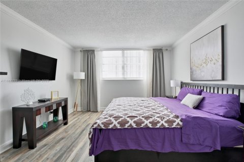 Condo in Sunny Isles Beach, Florida, 1 bedroom  № 1941753 - photo 14