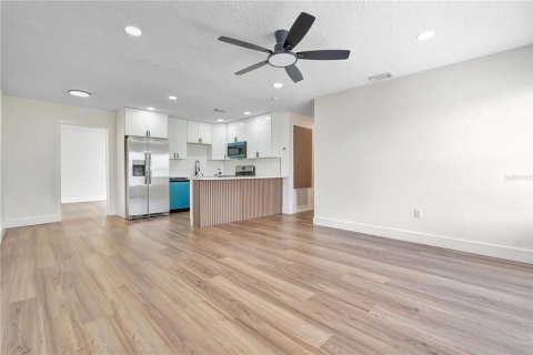 Villa ou maison à vendre à Merrit Island, Floride: 4 chambres, 135.64 m2 № 2414052 - photo 4