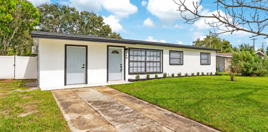 Villa ou maison à Merrit Island, Floride 4 chambres, 135.64 m2 № 2414052