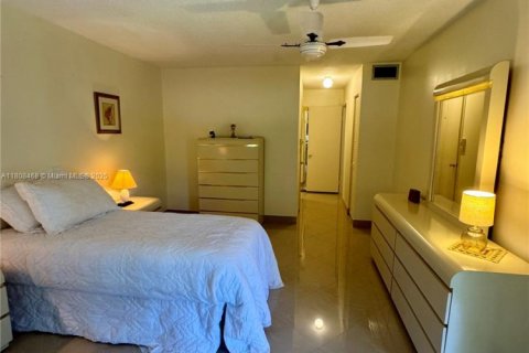Condominio en venta en Hallandale Beach, Florida, 1 dormitorio, 77.11 m2 № 1748064 - foto 17