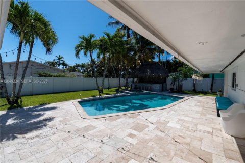 Villa ou maison à vendre à Miami, Floride: 5 chambres, 262.26 m2 № 2346643 - photo 23
