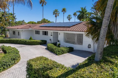 Villa ou maison à vendre à Miami, Floride: 5 chambres, 262.26 m2 № 2346643 - photo 2