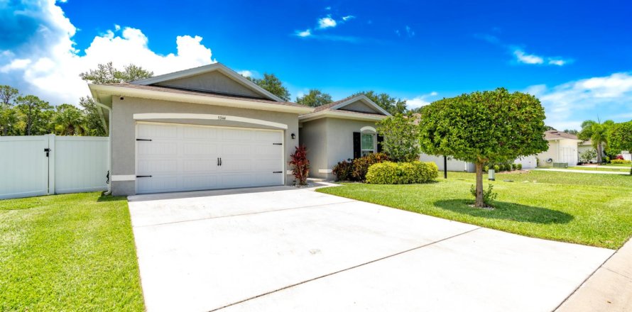 Casa en St. Lucie, Florida 3 dormitorios, 135.64 m2 № 2171879
