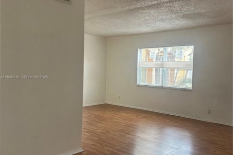 Copropriété à vendre à Hialeah, Floride: 2 chambres, 131.64 m2 № 2084263 - photo 5