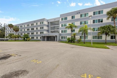 Copropriété à louer à Homestead, Floride: 2 chambres, 99.87 m2 № 1996020 - photo 2