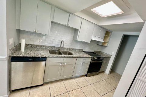 Appartement à louer à Orlando, Floride: 2 chambres, 104.52 m2 № 2157213 - photo 3