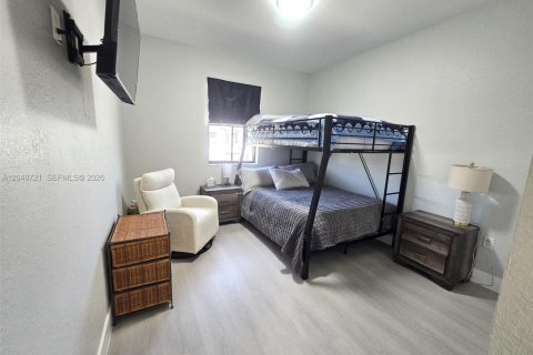 Снять в аренду таунхаус в Хомстед, Флорида 3 спальни, 157.47м2, № 2240643 - фото 8