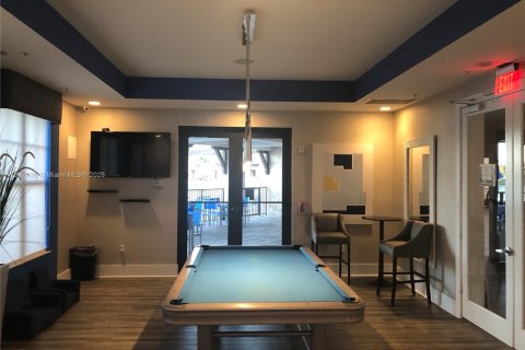 Propiedad comercial en alquiler en Miami, Florida, 37.16 m2 № 1948547 - foto 24