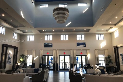 Propiedad comercial en alquiler en Miami, Florida, 37.16 m2 № 1948547 - foto 28