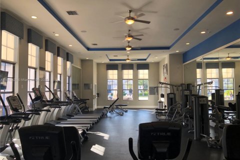 Propiedad comercial en alquiler en Miami, Florida, 37.16 m2 № 1948547 - foto 30