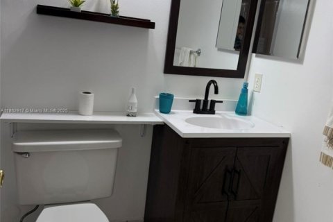 Condominio en venta en Deerfield Beach, Florida, 1 dormitorio, 65.03 m2 № 1890232 - foto 9