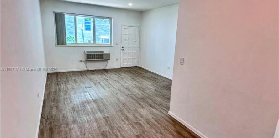 Estudio en Surfside, Florida № 1826081