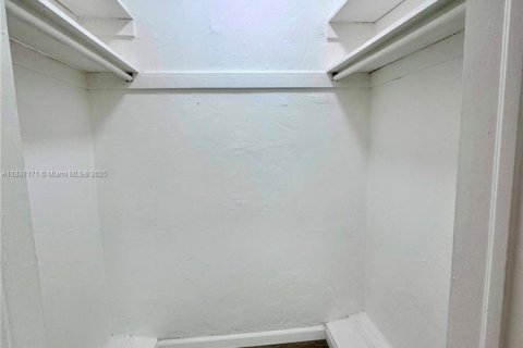Apartamento en alquiler en Surfside, Florida, 46.45 m2 № 1826081 - foto 8