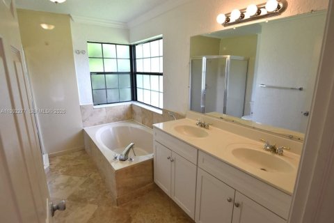 Снять в аренду виллу или дом в Плантация, Флорида 4 спальни, 219.34м2, № 2062845 - фото 10