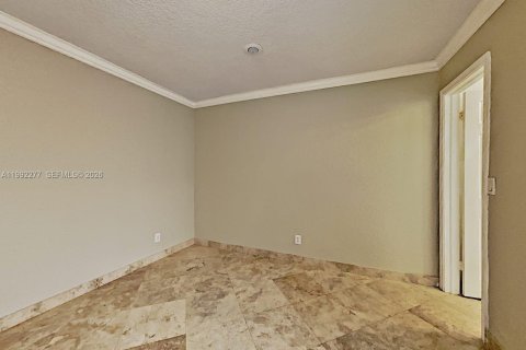 Снять в аренду виллу или дом в Плантация, Флорида 4 спальни, 219.34м2, № 2062845 - фото 6