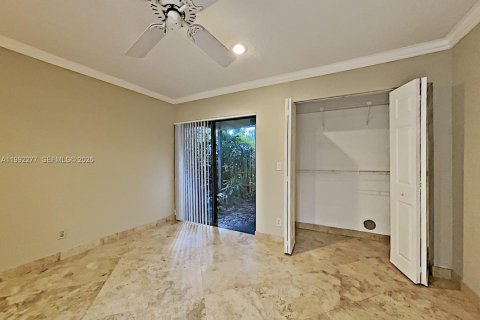 Снять в аренду виллу или дом в Плантация, Флорида 4 спальни, 219.34м2, № 2062845 - фото 14