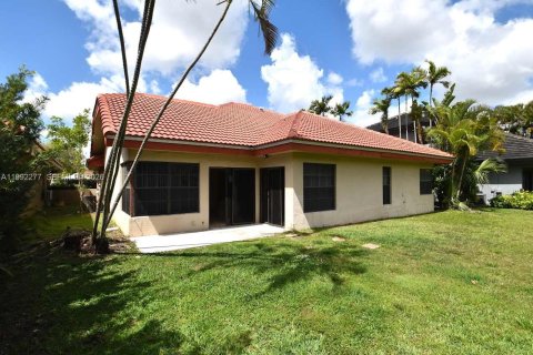 Снять в аренду виллу или дом в Плантация, Флорида 4 спальни, 219.34м2, № 2062845 - фото 15