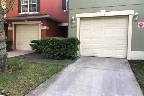 Touwnhouse à louer à Orlando, Floride: 3 chambres, 138.89 m2 № 2117992 - photo 2