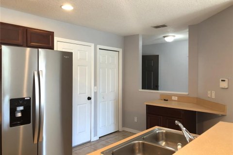 Touwnhouse à louer à Orlando, Floride: 3 chambres, 138.89 m2 № 2117992 - photo 11