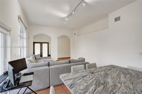 Villa ou maison à louer à Miami, Floride: 3 chambres, 147.62 m2 № 2001259 - photo 11