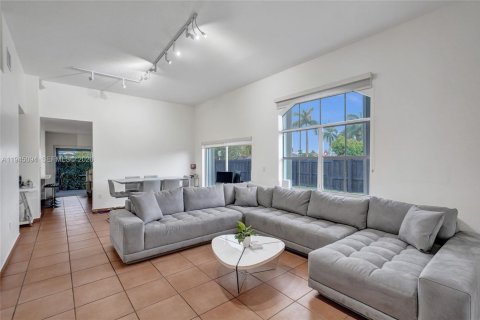 Villa ou maison à louer à Miami, Floride: 3 chambres, 147.62 m2 № 2001259 - photo 8