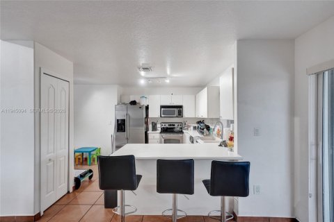 Villa ou maison à louer à Miami, Floride: 3 chambres, 147.62 m2 № 2001259 - photo 14